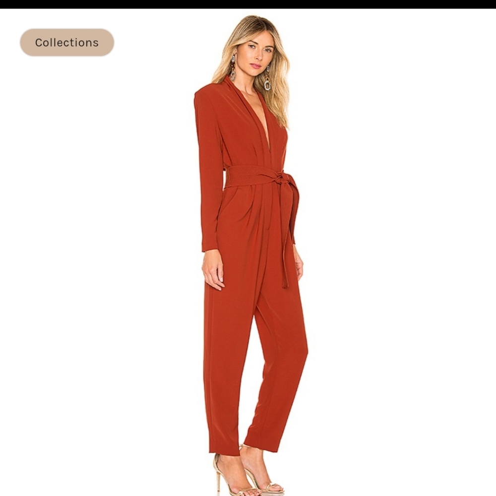 Alegent jumpsuit and beautiful 😍